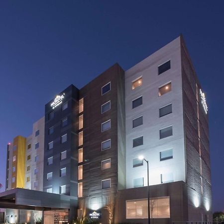 Microtel Inn & Suites By Wyndham Guadalajara Sur Palomar エクステリア 写真