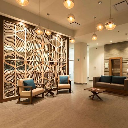 Microtel Inn & Suites By Wyndham Guadalajara Sur Palomar エクステリア 写真