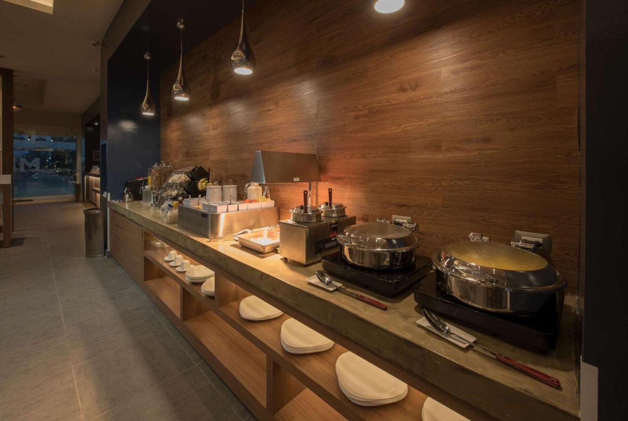 Microtel Inn & Suites By Wyndham Guadalajara Sur Palomar エクステリア 写真