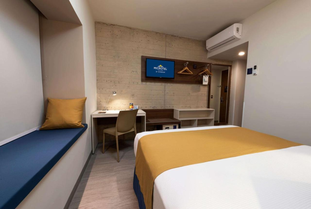 Microtel Inn & Suites By Wyndham Guadalajara Sur Palomar エクステリア 写真