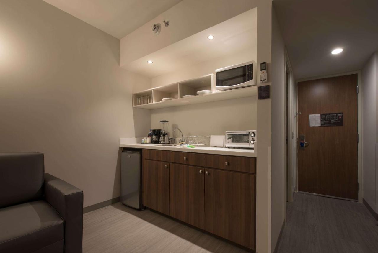 Microtel Inn & Suites By Wyndham Guadalajara Sur Palomar エクステリア 写真